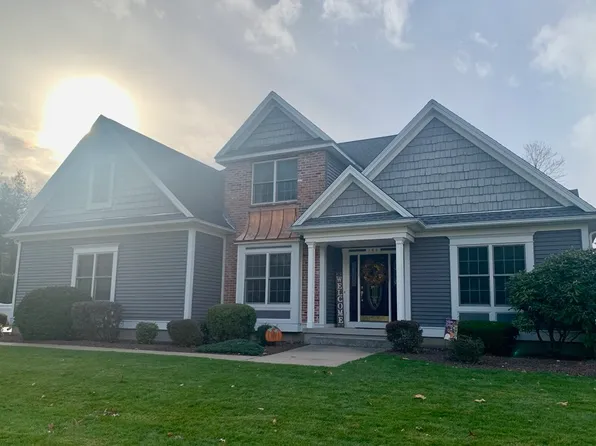 146 Wildflower Cir, Westfield, MA 01085