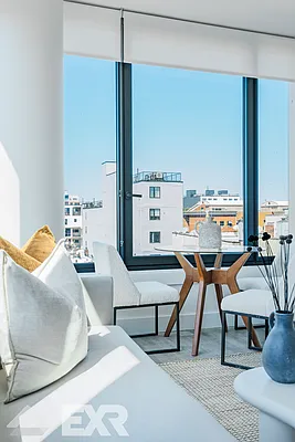 Rented by EXR | media 32