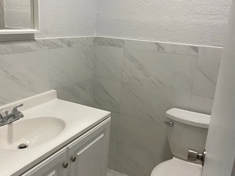 11 SW 109th Ave #C4 — Photo 8