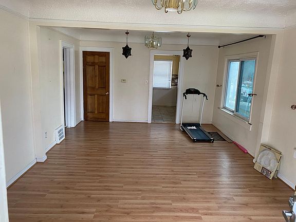3rd image of 5957 Argyle St #1