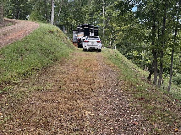 2nd image of 674 Warbler Rd