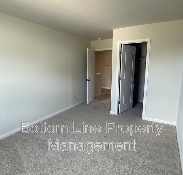 1035 Pepper Ln — Photo 14