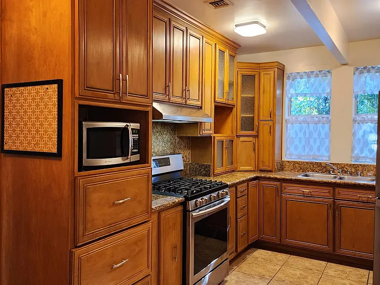 7029 Orion Ave — Photo 7