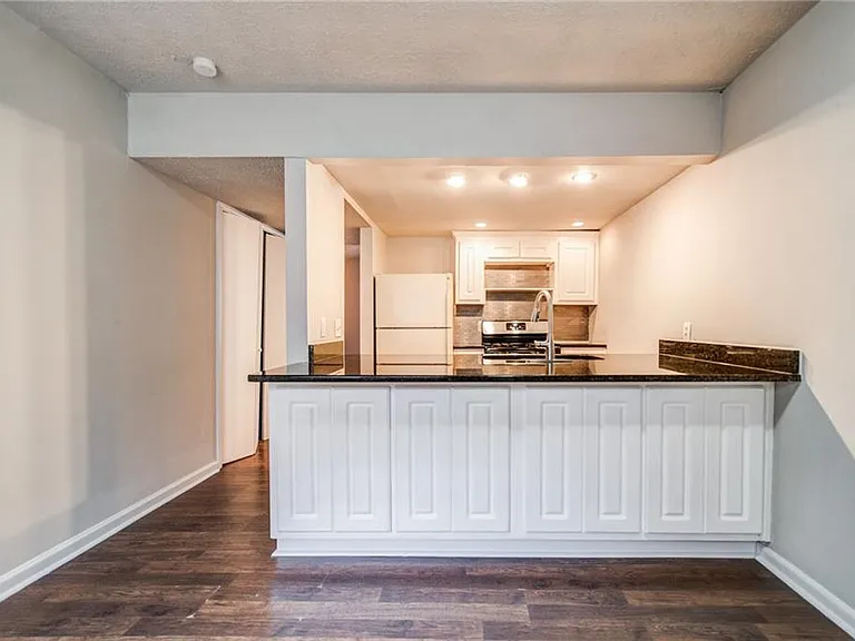 37 Country Place Ct — Photo 7