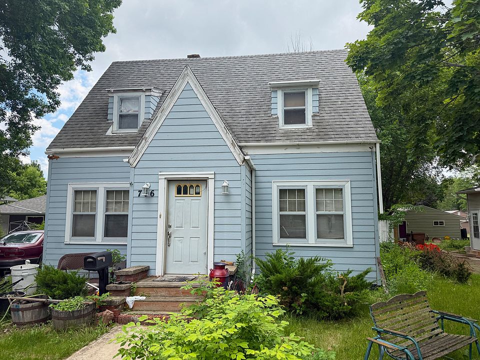 1st image of 796 10th St SW