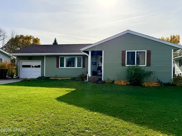 1819 14th Ave NW, East Grand Forks, MN 56721