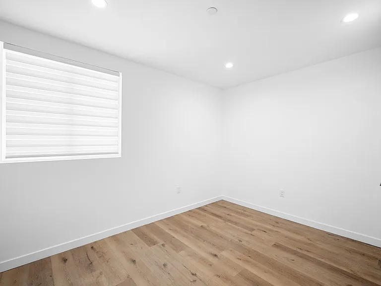 11047 Yarmouth Ave #47 — Photo 16