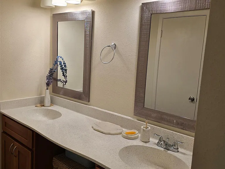15826 Los Altos Dr — Photo 12