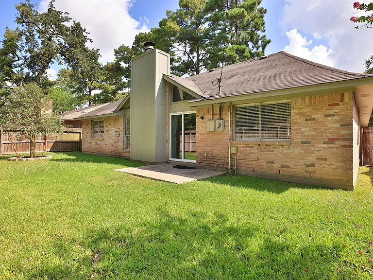 16035 Hollow Rock Dr — Photo 34