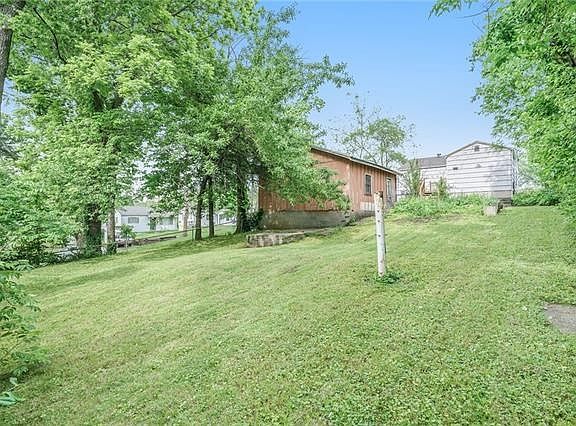 5th image of 2738 Tennyson St