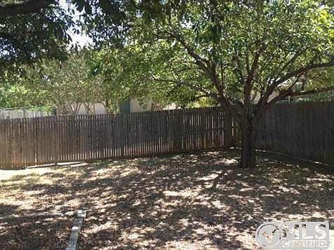 5th image of 2910 Arcadia Ln