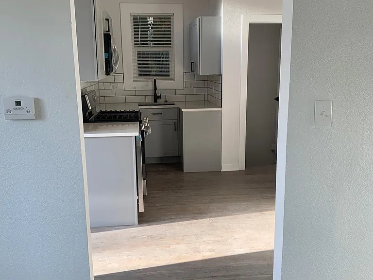 2643 W 27th Ave — Photo 13