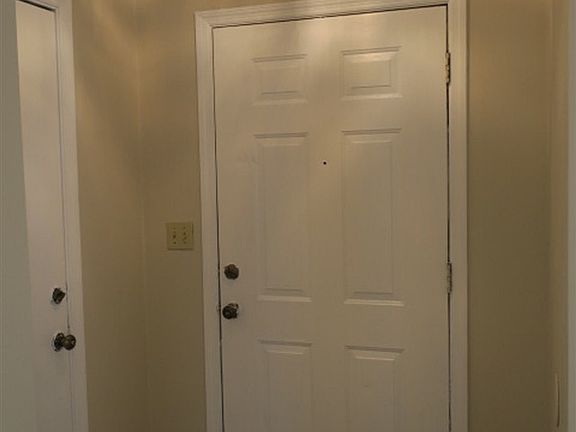 3rd image of 1215 Breckenridge Run