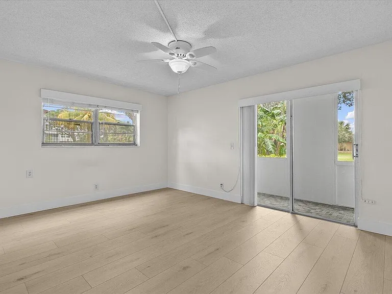 142 Kent St #I — Photo 12