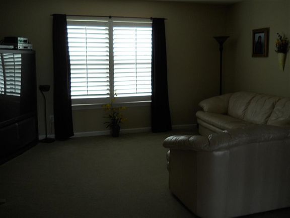 4th image of 14249 Cantwell Dr