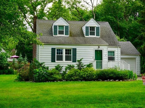 14 Center Dr