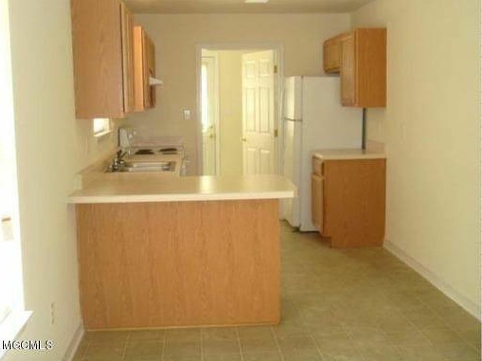 2nd image of 2219 30th St