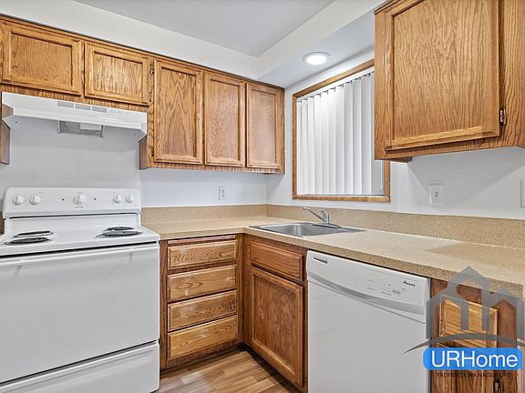 3rd image of 400 SE 169th Ave #402