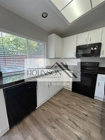 76 Mary Ct — Photo 9