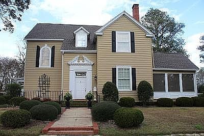 1st image of 454 Church St NE