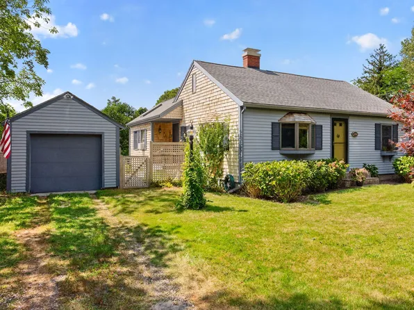 1210 County Road, Cataumet, MA 02534