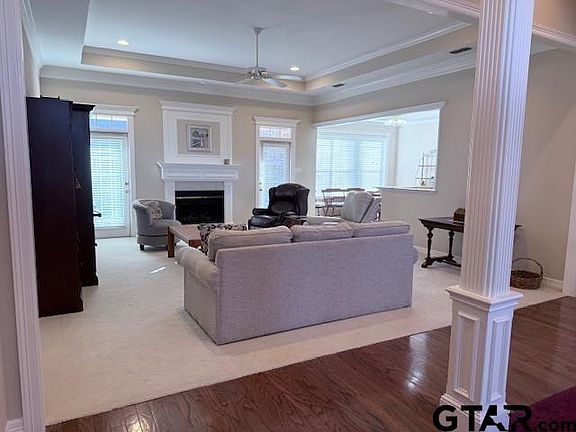 5th image of 1308 Parkview Dr