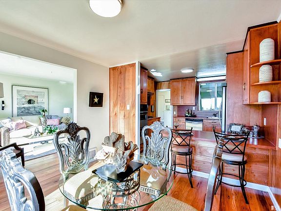 5th image of 96 Seal Rock Dr