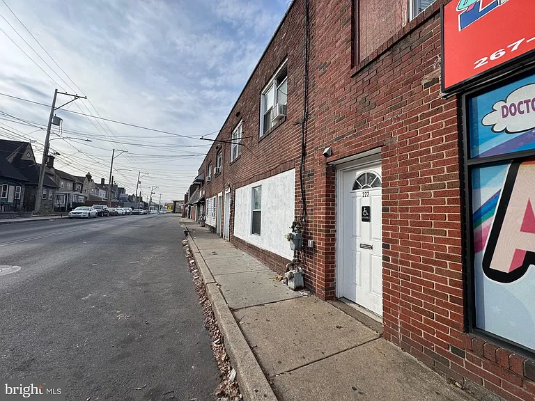 222 Long Ln #2F — Photo 21