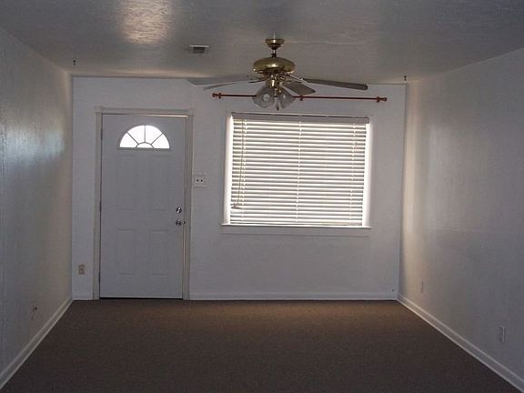 2nd image of 209 W 11th St