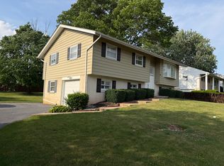 437 Belair Dr, Lancaster, PA 17601