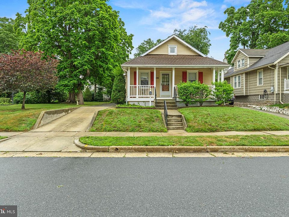 1st image of 109 Akron Ave