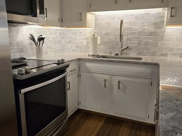 31 Hamlin Ln APT B24, Needham, MA 02492