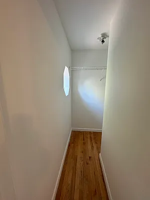 Rented by Luxian International Realty LLC | media 19