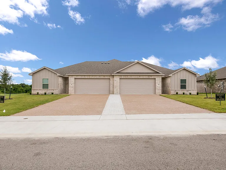 700 Tower Mill Ct #700 — Photo 1