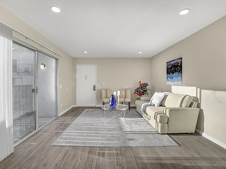 Las Casitas Apartments - Redlands, CA — Photo 23