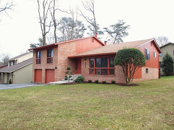 2nd image of 806 Twin Oaks Dr