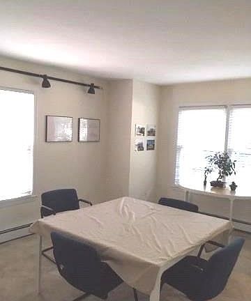 5th image of 648 Roanoke Ave