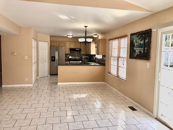 4th image of 824 Buckingham Ct