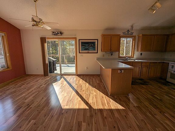 Dining and upper deck