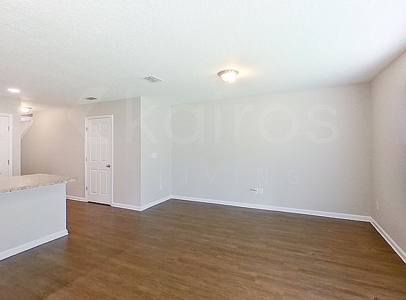 5th image of 1303 Mull St
