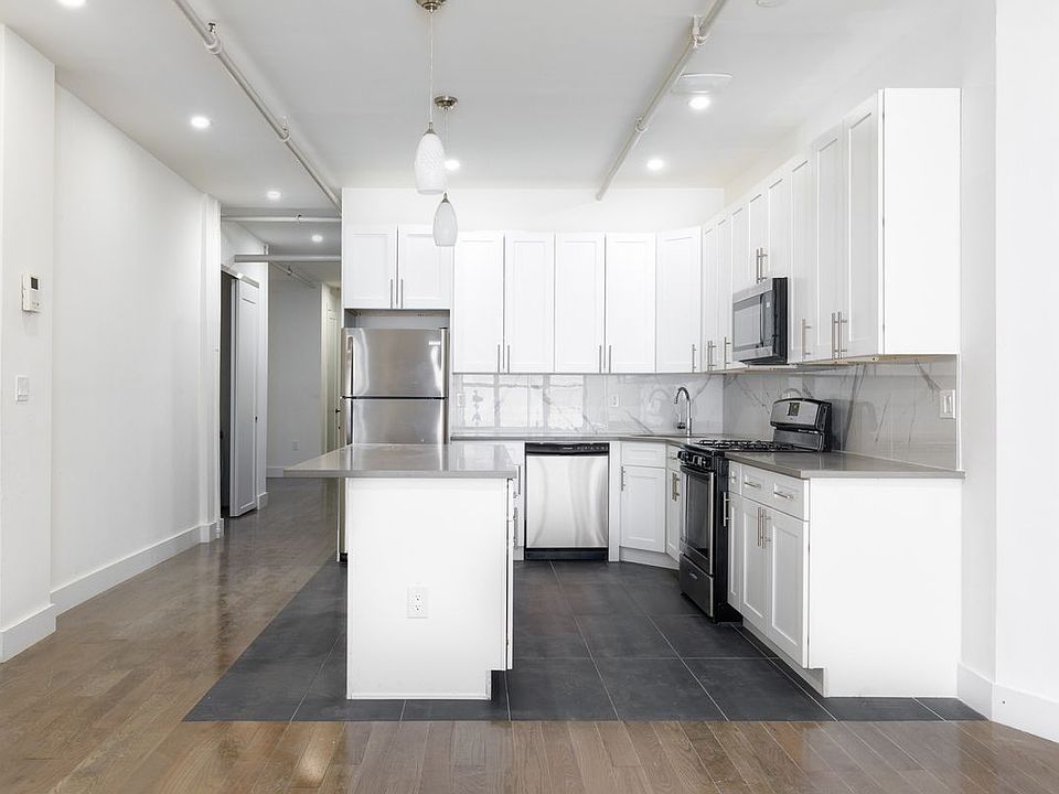 1st image of 154 W 27th St Rm 3W