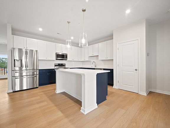 4th image of 3406 Carlton St #4A