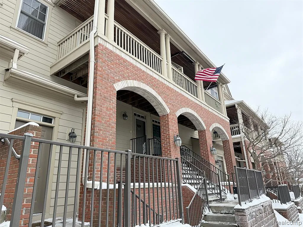2 bed, 1940 sqft, $2,000 — Photo 1