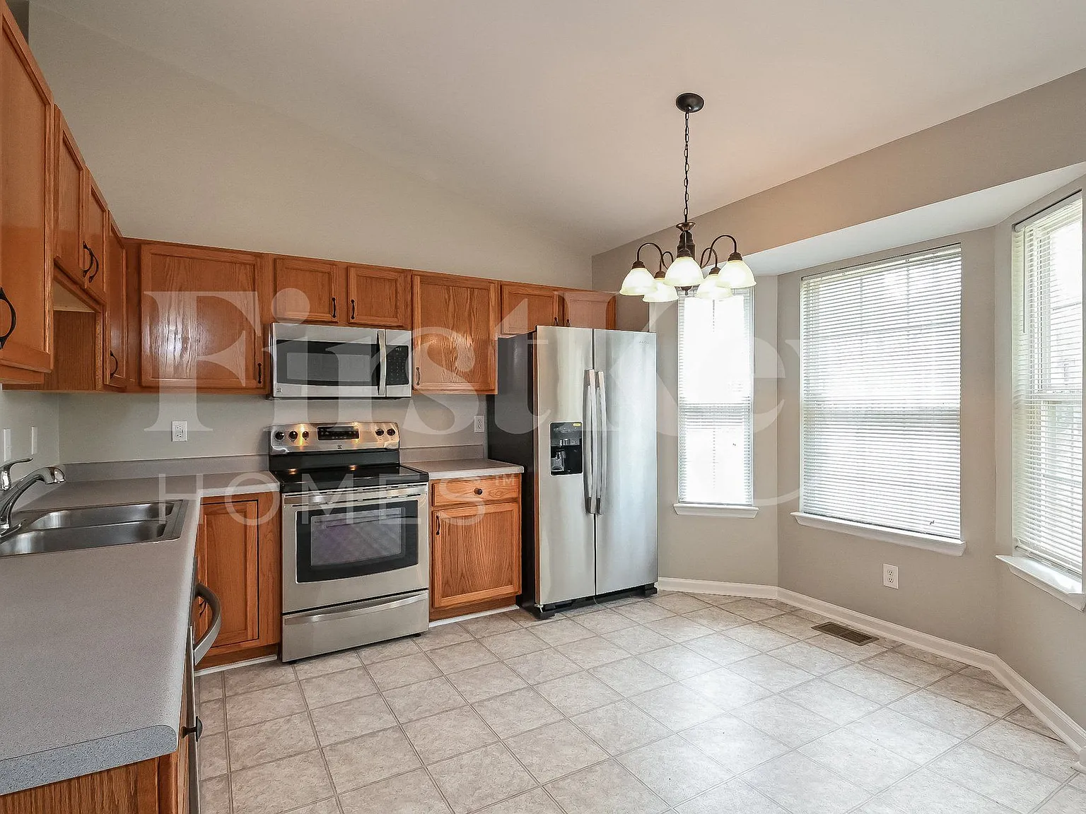 3 bed, 2.0 bath, 1106 sqft, $1,785 — Photo 4