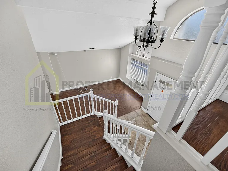 8779 Brittany Park Dr — Photo 30