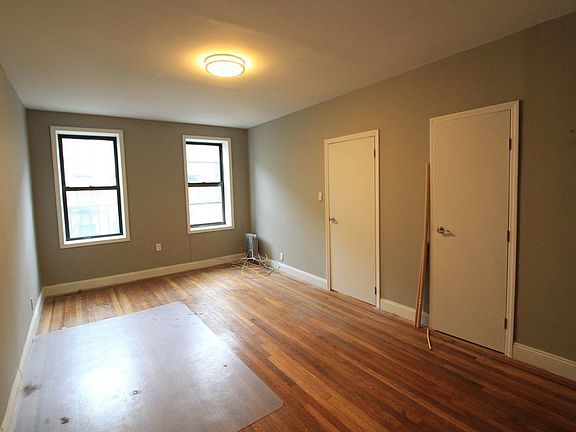 3rd image of 221 Linden Blvd APT C2