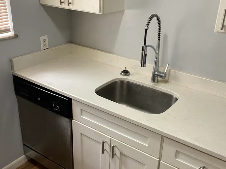 Diamond Creek Apartments — Photo 8