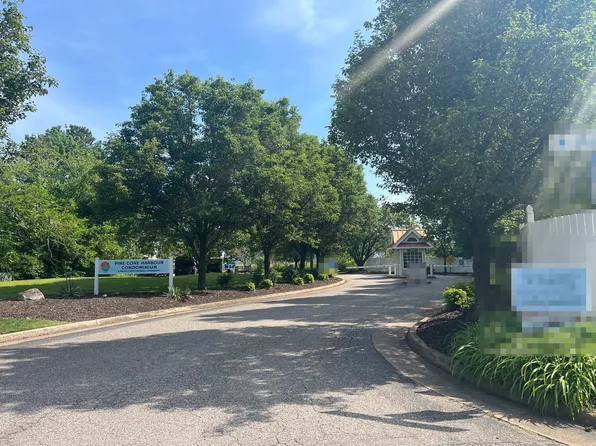 221 Island Cove Ct APT B, Hampton, VA 23669