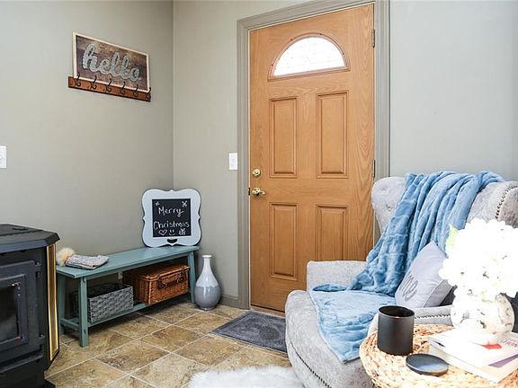 4th image of 2 Arnold Dr