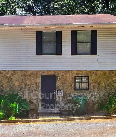 917 S Indian Creek Dr — Photo 1